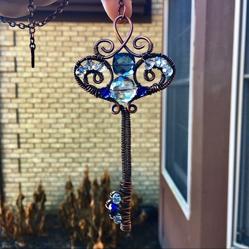 ❤️SOLD❤️Copperwrapped crystal gemstone sun catcher - Picture 8 of 8